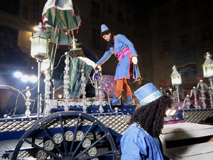 La Cavalcada de Reis 2020. Arribada del seguici a la pla&ccedil;a del Vi