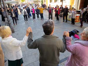 Nadal 2019 a Girona. Audició de sardanes a la Rambla de la Llibertat amb la cobla Selvatana