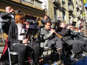 Nadal 2019 a Girona. Audició de sardanes a la Rambla de la Llibertat amb la cobla Selvatana