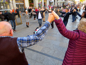 Nadal 2019 a Girona. Audició de sardanes a la Rambla de la Llibertat amb la cobla Selvatana