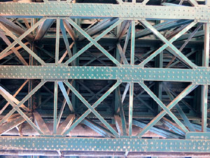 El pont de la Barca sobre el riu Ter construït el 1902