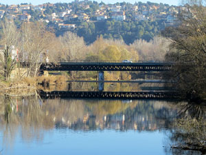 El pont de la Barca sobre el riu Ter construït el 1902