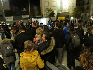 Acció de Tsunami Democràtic a la plaça de de l'U d'octubre de 2017 sota el lema 'Fem-los reflexionar'