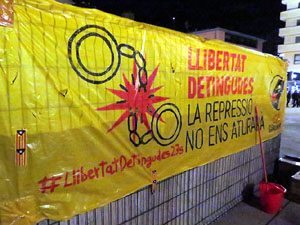 Acció de Tsunami Democràtic a la plaça de de l'U d'octubre de 2017 sota el lema 'Fem-los reflexionar'