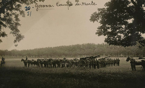 Maniobres militars al camp de Mart, a la Devesa. 1920-1930
