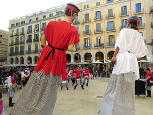 Carnestoltes 2020 a Girona. Disfresses i cercavila pels carrers del Barri Vell