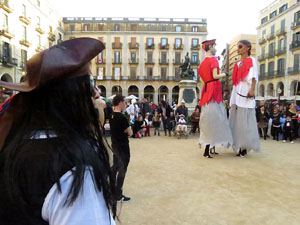 Carnestoltes 2020 a Girona. Disfresses i cercavila pels carrers del Barri Vell