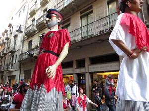 Carnestoltes 2020 a Girona. Disfresses i cercavila pels carrers del Barri Vell