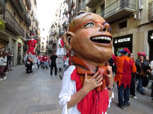 Carnestoltes 2020 a Girona. Disfresses i cercavila pels carrers del Barri Vell