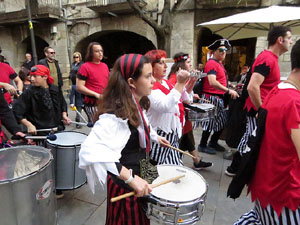 Carnestoltes 2020 a Girona. Disfresses i cercavila pels carrers del Barri Vell
