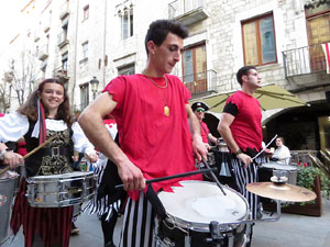 Carnestoltes 2020 a Girona. Disfresses i cercavila pels carrers del Barri Vell