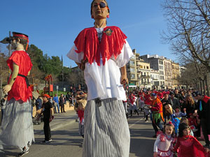 Carnestoltes 2020 a Girona. Disfresses i cercavila pels carrers del Barri Vell