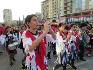 Carnestoltes 2020 a Girona. Disfresses i cercavila pels carrers del Barri Vell