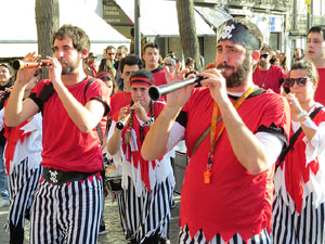 Carnestoltes 2020 a Girona. Disfresses i cercavila pels carrers del Barri Vell