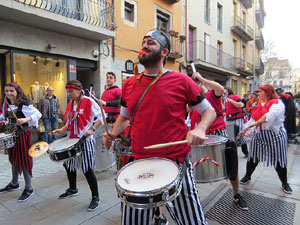 Carnestoltes 2020 a Girona. Disfresses i cercavila pels carrers del Barri Vell