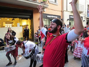 Carnestoltes 2020 a Girona. Disfresses i cercavila pels carrers del Barri Vell