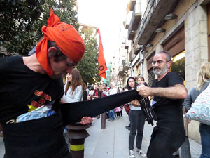 Carnestoltes 2020 a Girona. Disfresses i cercavila pels carrers del Barri Vell