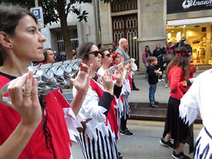 Carnestoltes 2020 a Girona. Disfresses i cercavila pels carrers del Barri Vell
