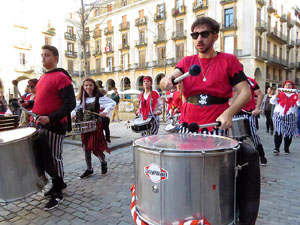 Carnestoltes 2020 a Girona. Disfresses i cercavila pels carrers del Barri Vell
