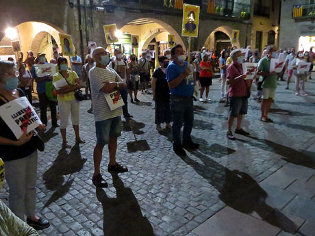 Concentració per la llibertat dels presos polítics a la plaça del Vi