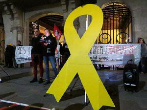 Concentraci&oacute; a la pla&ccedil;a del Vi per la independ&egrave;ncia i la llibertat dels presos pol&iacute;tics