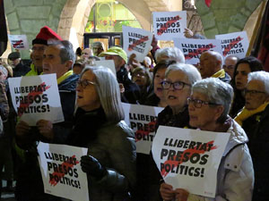 Concentraci&oacute; a la pla&ccedil;a del Vi per la independ&egrave;ncia i la llibertat dels presos pol&iacute;tics