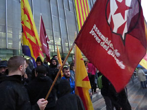 Concentraci&oacute; davant la seu de la Generalitat en defensa de les institucions catalanes