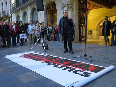 Concentraci&oacute; per la llibertat dels presos pol&iacute;tics a la pla&ccedil;a del Vi