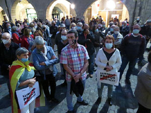 Concentraci&oacute; contra el 155 davant la subdelegaci&oacute; dels govern espanyol a la Gran Via de Jaume I