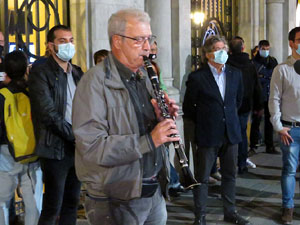 Concentraci&oacute; contra el 155 davant la subdelegaci&oacute; dels govern espanyol a la Gran Via de Jaume I