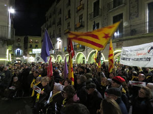 Concentració a la plaça del Vi per protestar contra la decisió del jutge del Tribunal Suprem