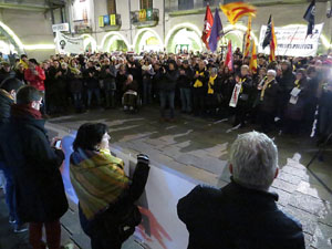 Concentració a la plaça del Vi per protestar contra la decisió del jutge del Tribunal Suprem