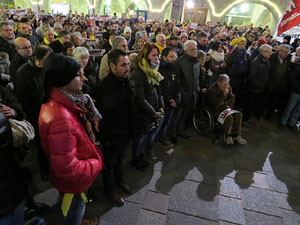 Concentració a la plaça del Vi per protestar contra la decisió del jutge del Tribunal Suprem