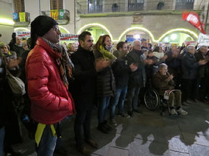 Concentració a la plaça del Vi per protestar contra la decisió del jutge del Tribunal Suprem