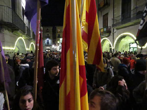 Concentració a la plaça del Vi per protestar contra la decisió del jutge del Tribunal Suprem