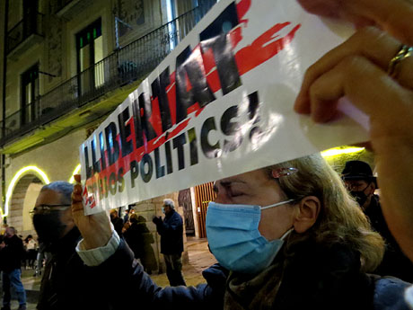 Concentraci&oacute; per la llibertat dels presos pol&iacute;tics a la pla&ccedil;a del Vi