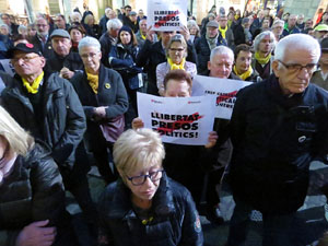Concentraci&oacute; a la pla&ccedil;a del Vi per la independ&egrave;ncia i la llibertat dels presos pol&iacute;tics