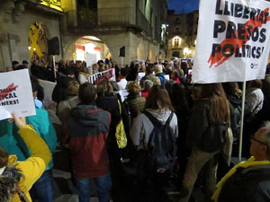Concentraci&oacute; a la pla&ccedil;a del Vi per la independ&egrave;ncia i la llibertat dels presos pol&iacute;tics
