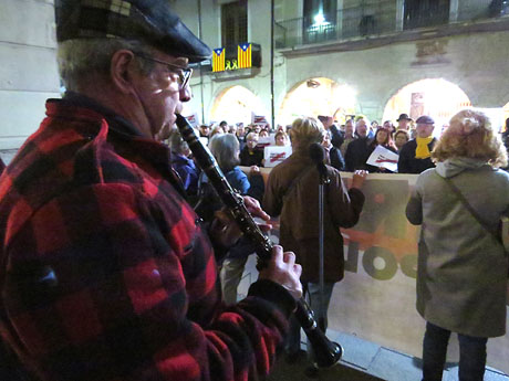 Concentraci&oacute; per la llibertat dels presos pol&iacute;tics a la pla&ccedil;a del Vi