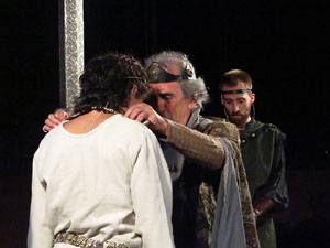 Representaci&oacute; de la Consueta de Sant Jordi cavaller a la nau g&ograve;tica de la Catedral