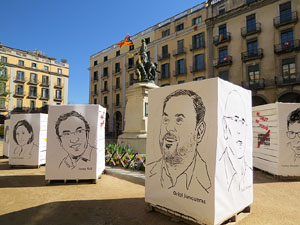 Tòtems per la Dignitat a la plaça de la Independència