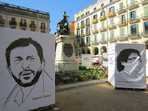 Tòtems per la Dignitat a la plaça de la Independència