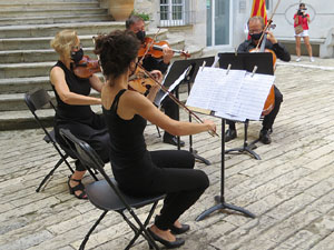 Diada Nacional 2020. Acte institucional al Pati de les Magn&ograve;lies, amb parlaments de Marta Madrenas, Miquel Noguer i Pere Vila