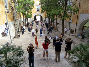 Diada Nacional 2020. Acte institucional al Pati de les Magn&ograve;lies, amb parlaments de Marta Madrenas, Miquel Noguer i Pere Vila