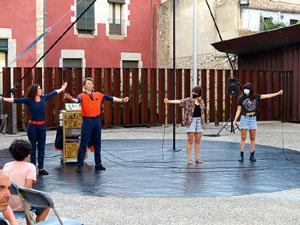 Festival Esc&egrave;Nit a la pla&ccedil;a del Pallol