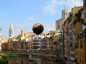 Globus al pont de les Peixateries Velles convocant a la votaci&oacute; de l'1-O