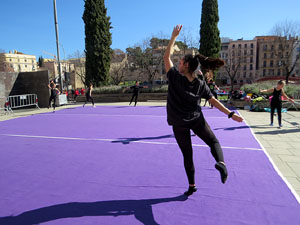 VIII Jornada de l'Esport Femen&iacute; 2020 a la pla&ccedil;a Salvador Espriu, la de Francesc Calvet i Rubalcaba, la pla&ccedil;a Catalunya i el riu Onyar