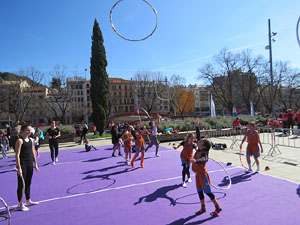 VIII Jornada de l'Esport Femen&iacute; 2020 a la pla&ccedil;a Salvador Espriu, la de Francesc Calvet i Rubalcaba, la pla&ccedil;a Catalunya i el riu Onyar