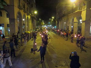 Concentraci&oacute; i encesa de torxes en commemoraci&oacute; del l'1-O del 2017