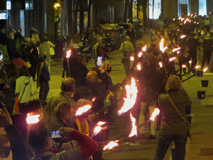 Concentraci&oacute; i encesa de torxes en commemoraci&oacute; del l'1-O del 2017